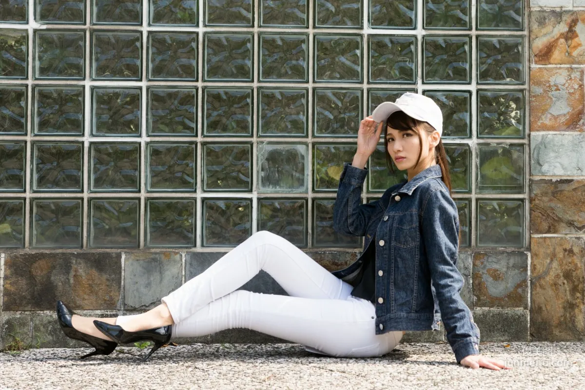 [Taiwan Beauties] Cai Yixin, Around Xinyi District, Denim + Tight Pants Photo Set photo 39