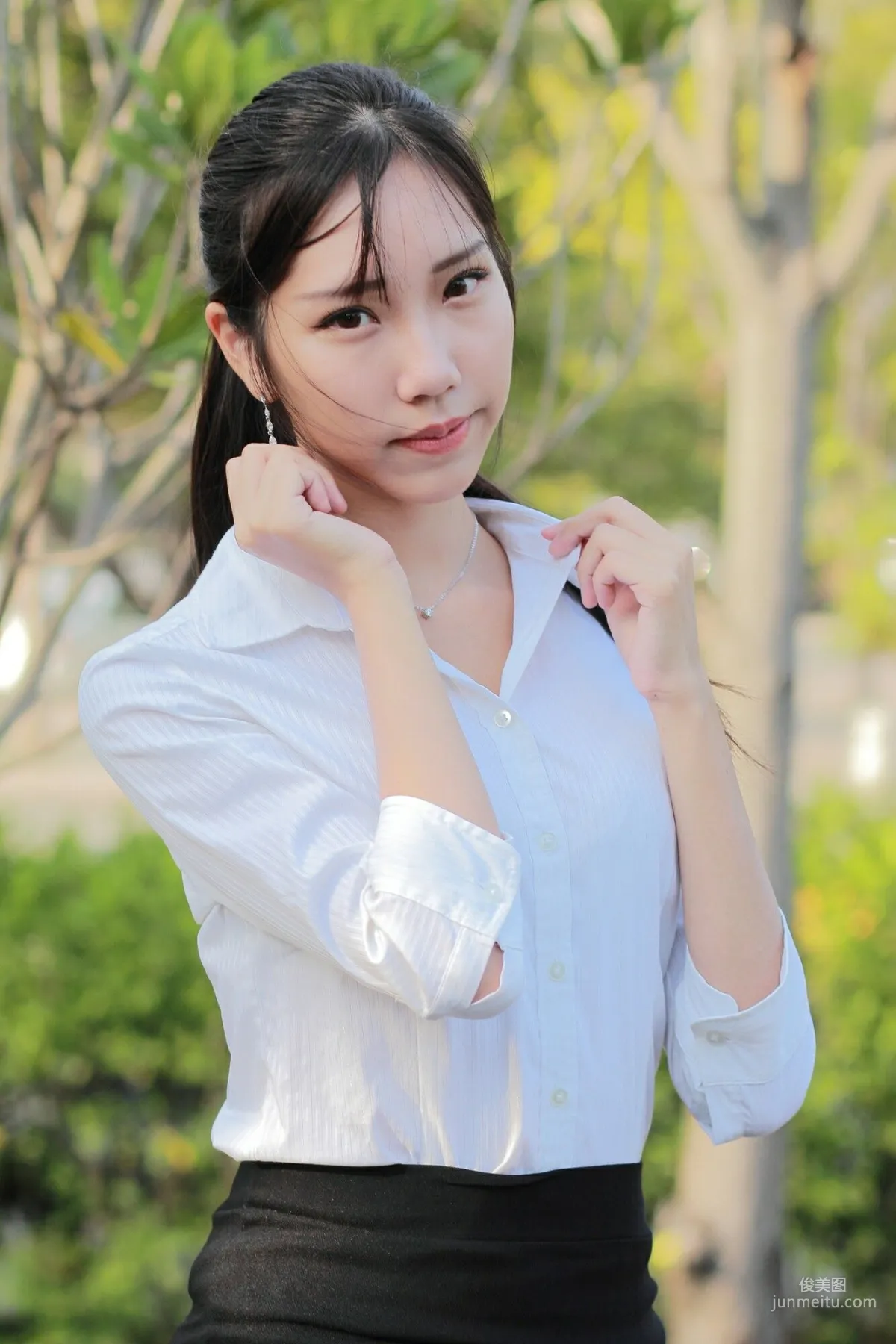 [台灣正妹] 豬比《兒童美術館外拍》 寫真集 24