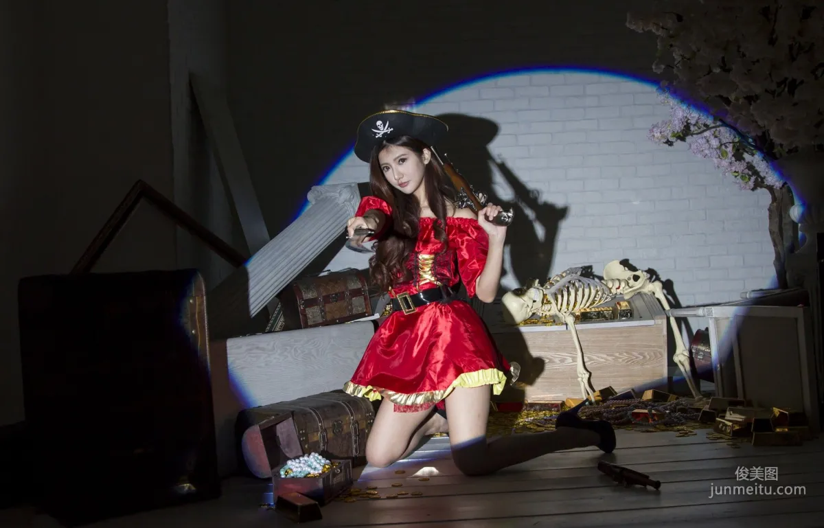 [台灣正妹] 薇安Vivian 琴棚軍警&海盜風棚拍 寫真集 11