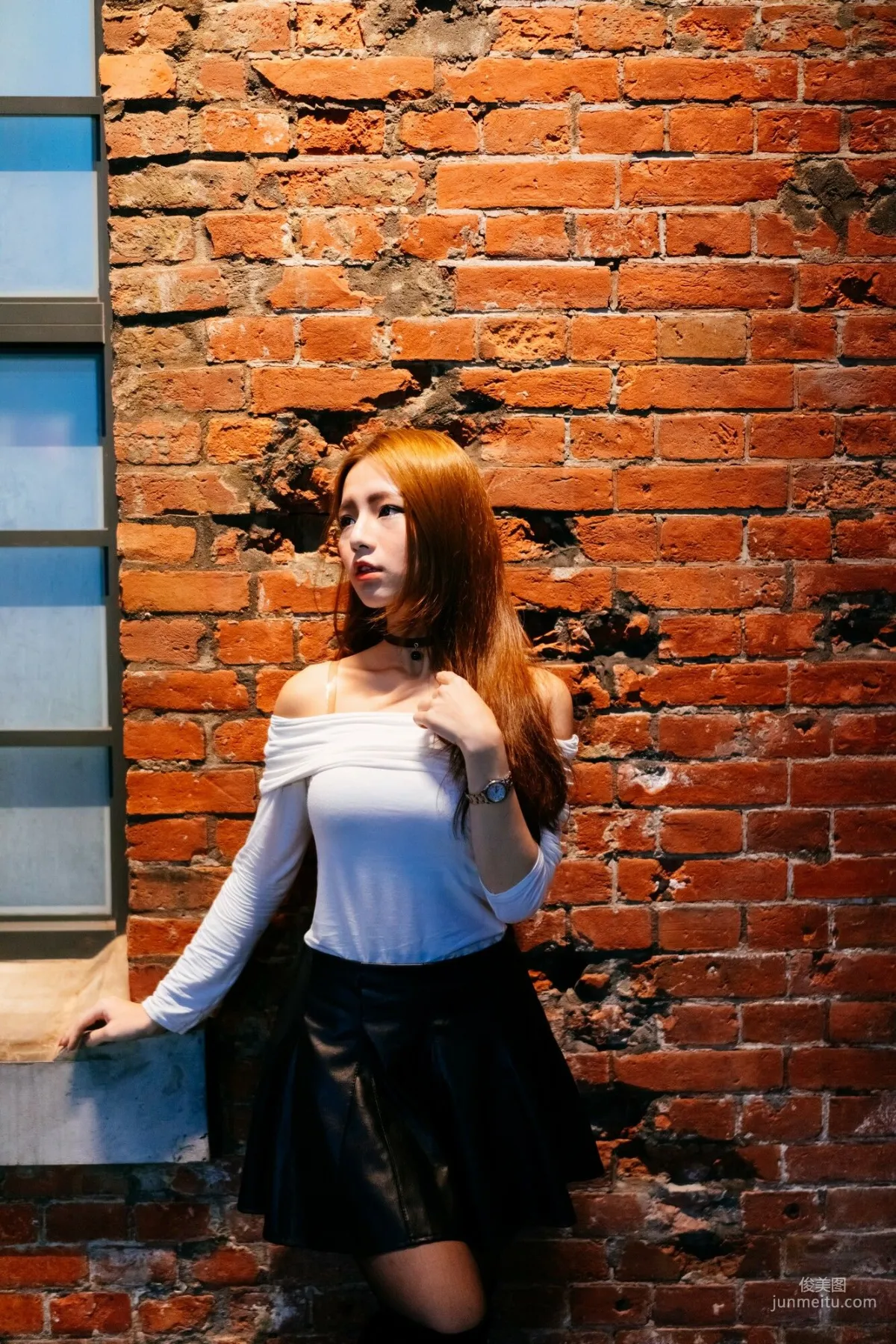 [Taiwan Beauties] Dora Zhou Yingxin Street Snap Long Boots Black Stockings Leather Skirt Photo Set photo 13