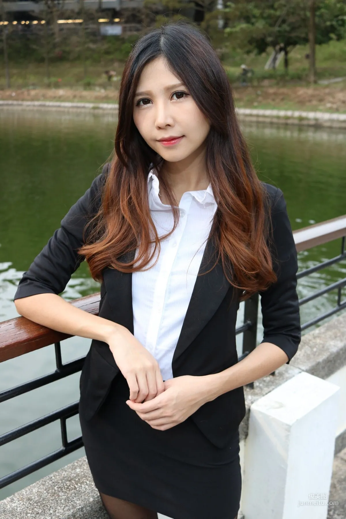 [Taiwan Beauties] Zooey 'Chinese University OL Black Stockings Beautiful Legs' Photo Set photo 38