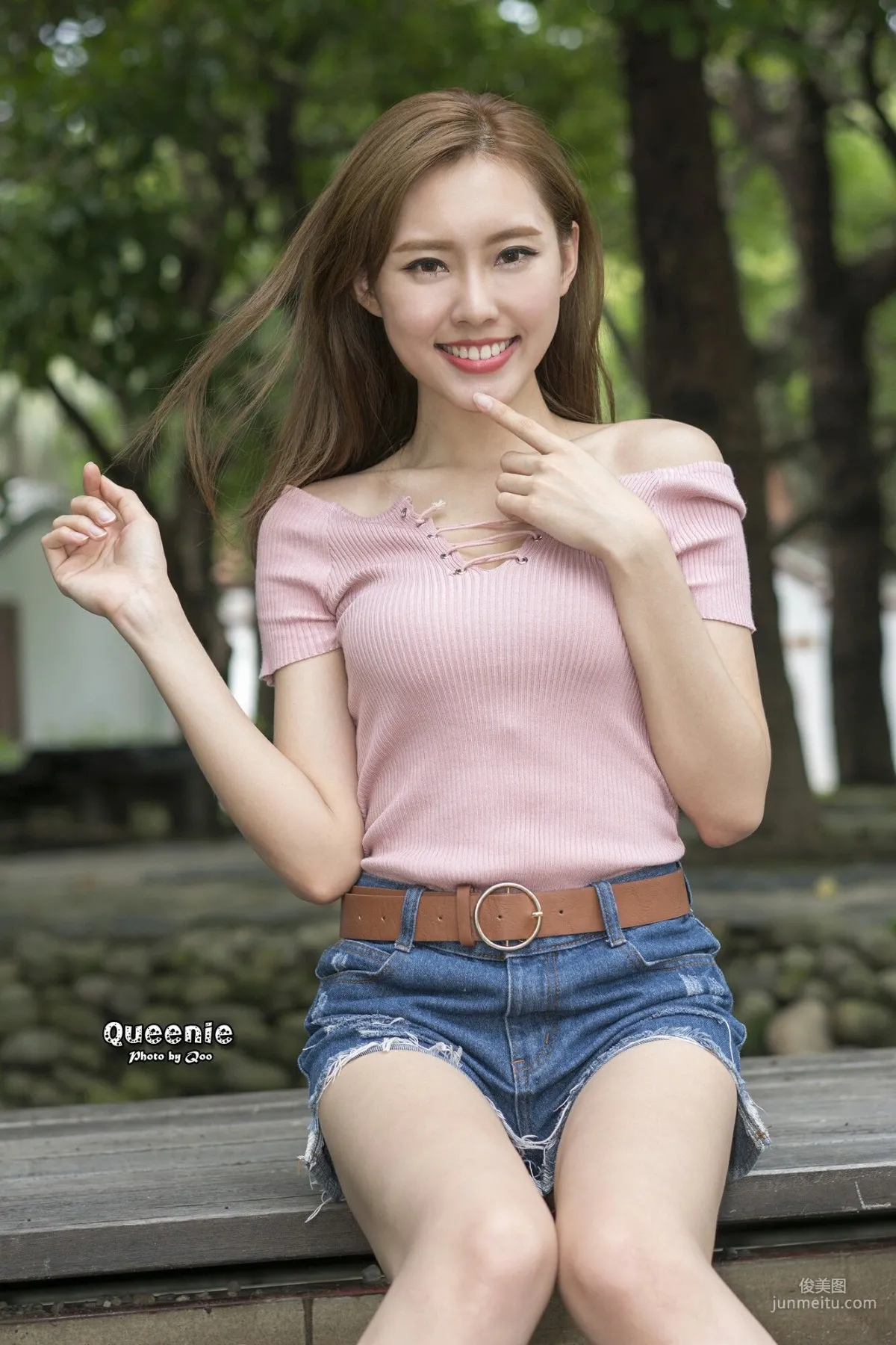 [台灣正妹] Queenie/Q尼 - 熱褲美腿街拍 寫真集 15