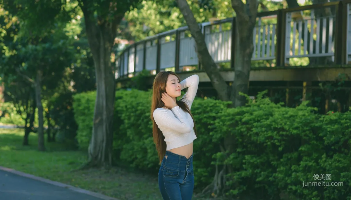 [Taiwan Young Model] Xia Qing Miso Park Denim Tight Pants and Beautiful Legs Photo Set photo 22