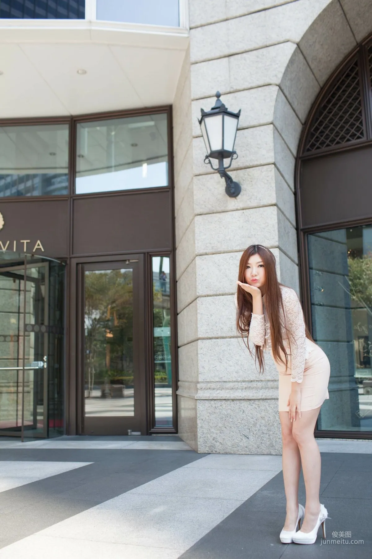 [Taiwan Beauties] Michelle Xiaoyu, Xinyi District Street Snap, Lace + Bodycon Mini Skirt Photo Set photo 15