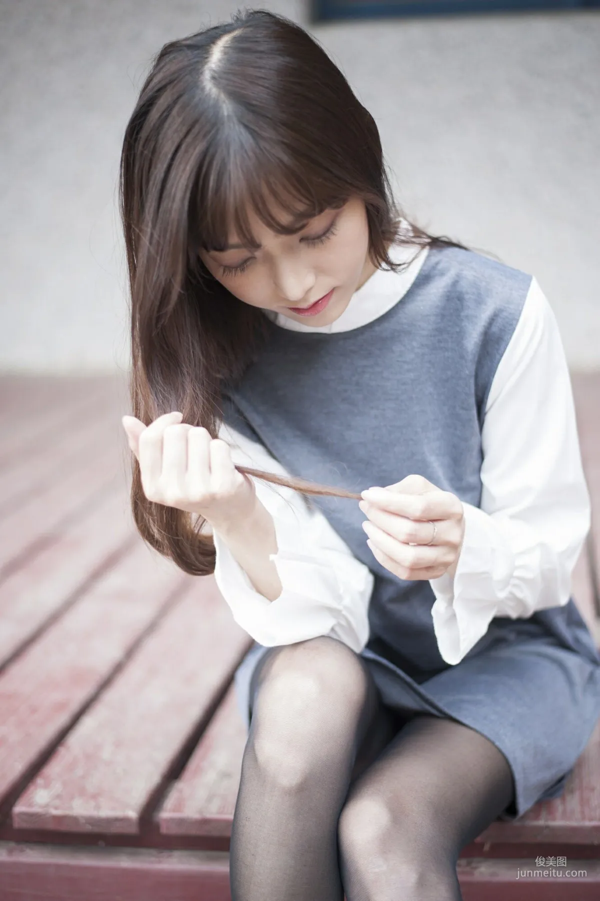 [Taiwan Beauties] Lijia Peng (Lady Yiyi), Black Stockings Under the Cherry Blossoms Photo Set photo 30
