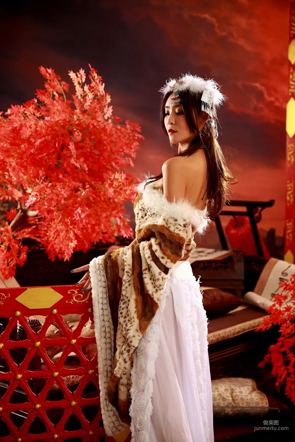 [Taiwan Beauties] Winnie Xiaoxue Barbarian Princess and OL Style Outfit Photo Set photo 5
