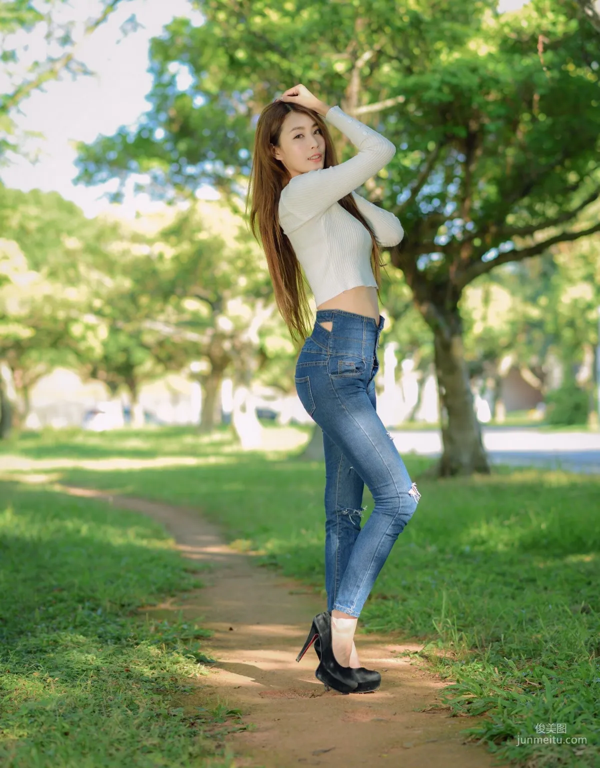 [Taiwan Young Model] Xia Qing Miso Park Denim Tight Pants and Beautiful Legs Photo Set photo 46