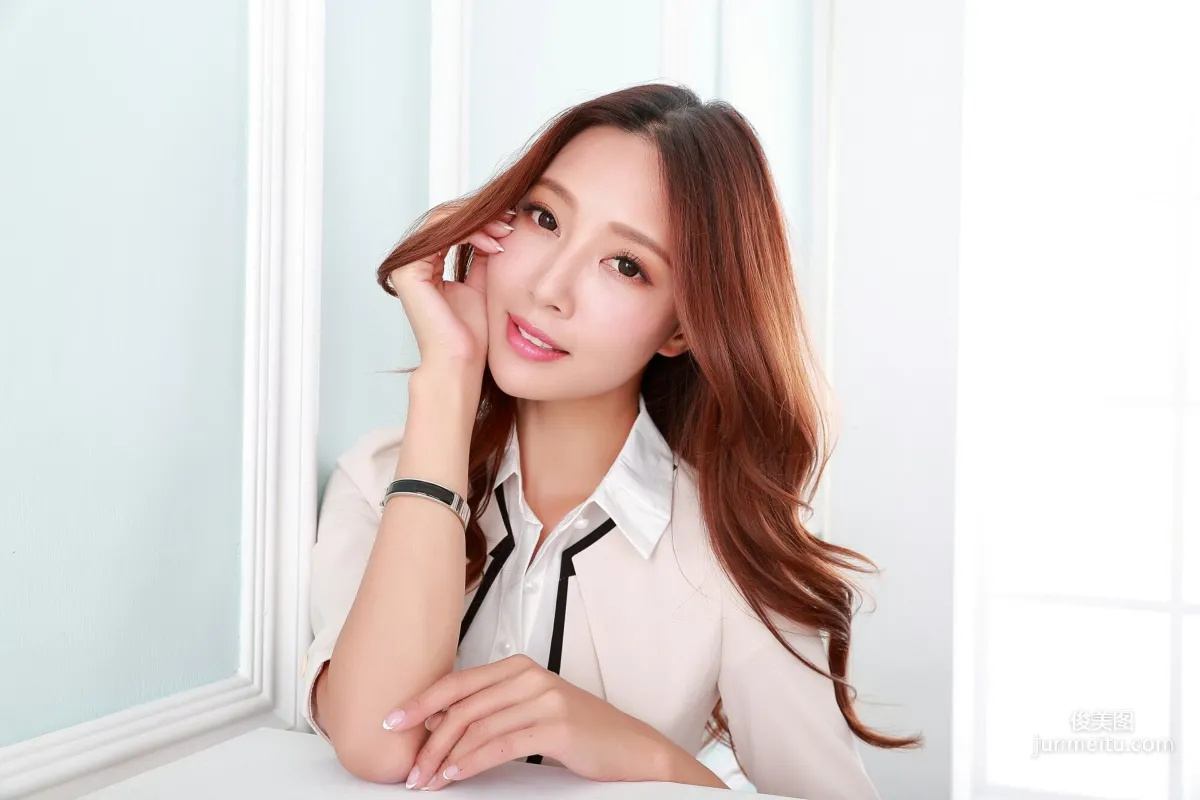 [Taiwan Beauties] Emma Jiang Yuen, Beautiful Legs Studio Shoot (4 Outfits) Photo Set photo 24