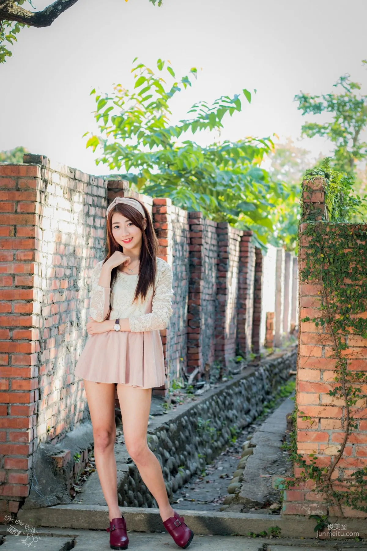 [Taiwan Beauties] Jiating Zhang Sweet Outdoor Shoot Short Skirt Series at Guangfu New Village Photo Set photo 7