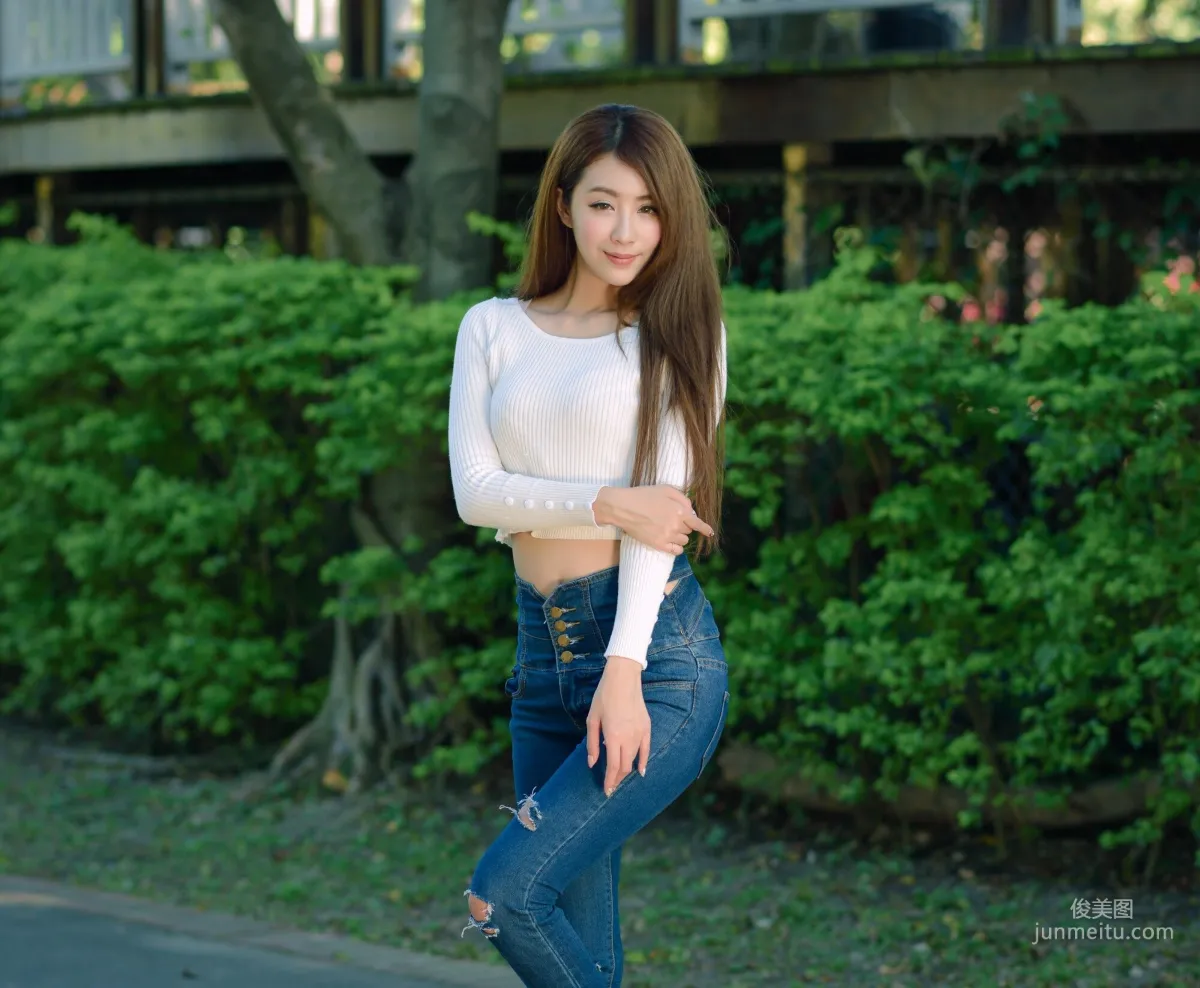 [Taiwan Young Model] Xia Qing Miso Park Denim Tight Pants and Beautiful Legs Photo Set photo 55