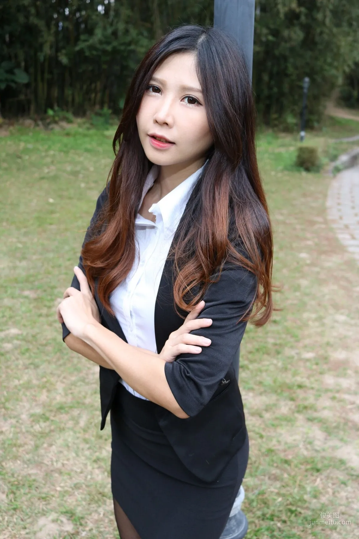 [Taiwan Beauties] Zooey 'Chinese University OL Black Stockings Beautiful Legs' Photo Set photo 29