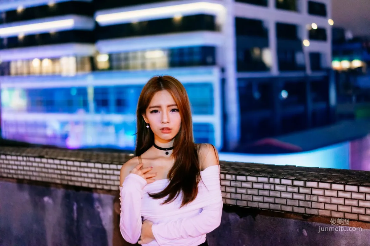 [Taiwan Beauties] Dora Zhou Yingxin Street Snap Long Boots Black Stockings Leather Skirt Photo Set photo 50