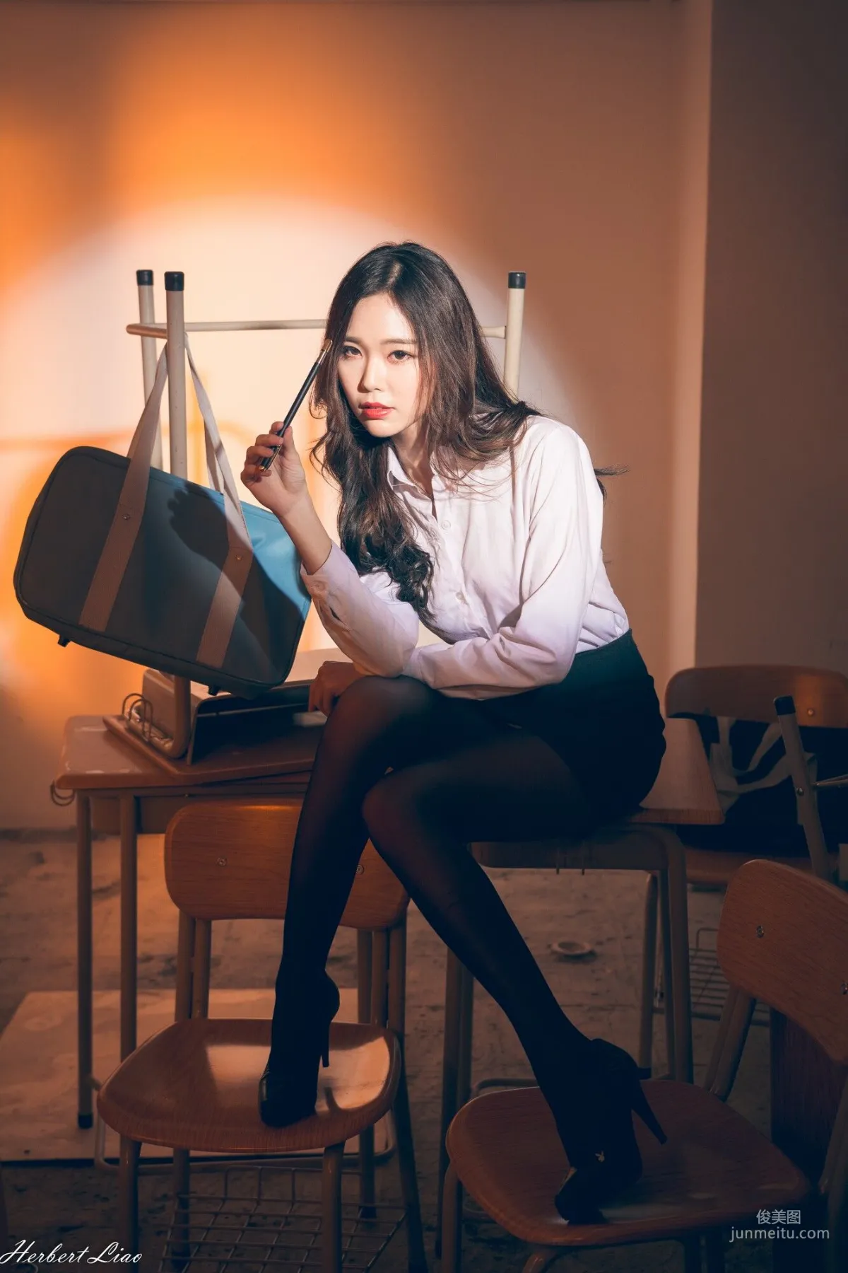 [台湾正妹] 黄上晏Rubis《黑丝靈異教師》 写真集42