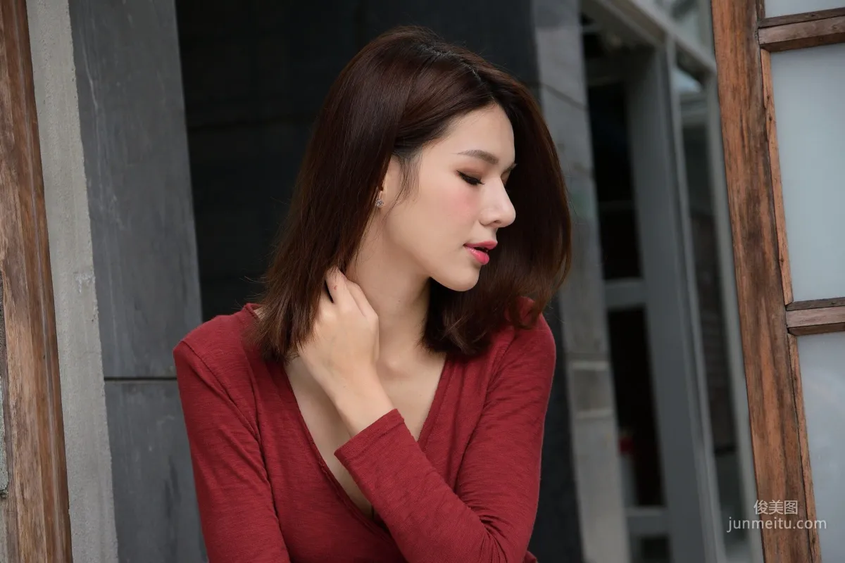 [Taiwan Beauties] Kate, Outdoor Shoot Ultra Short Leather Skirt Series Photo Set photo 28