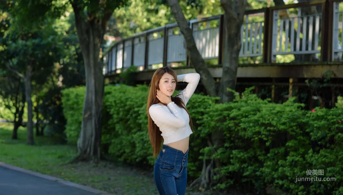 [Taiwan Young Model] Xia Qing Miso Park Denim Tight Pants and Beautiful Legs Photo Set photo 23