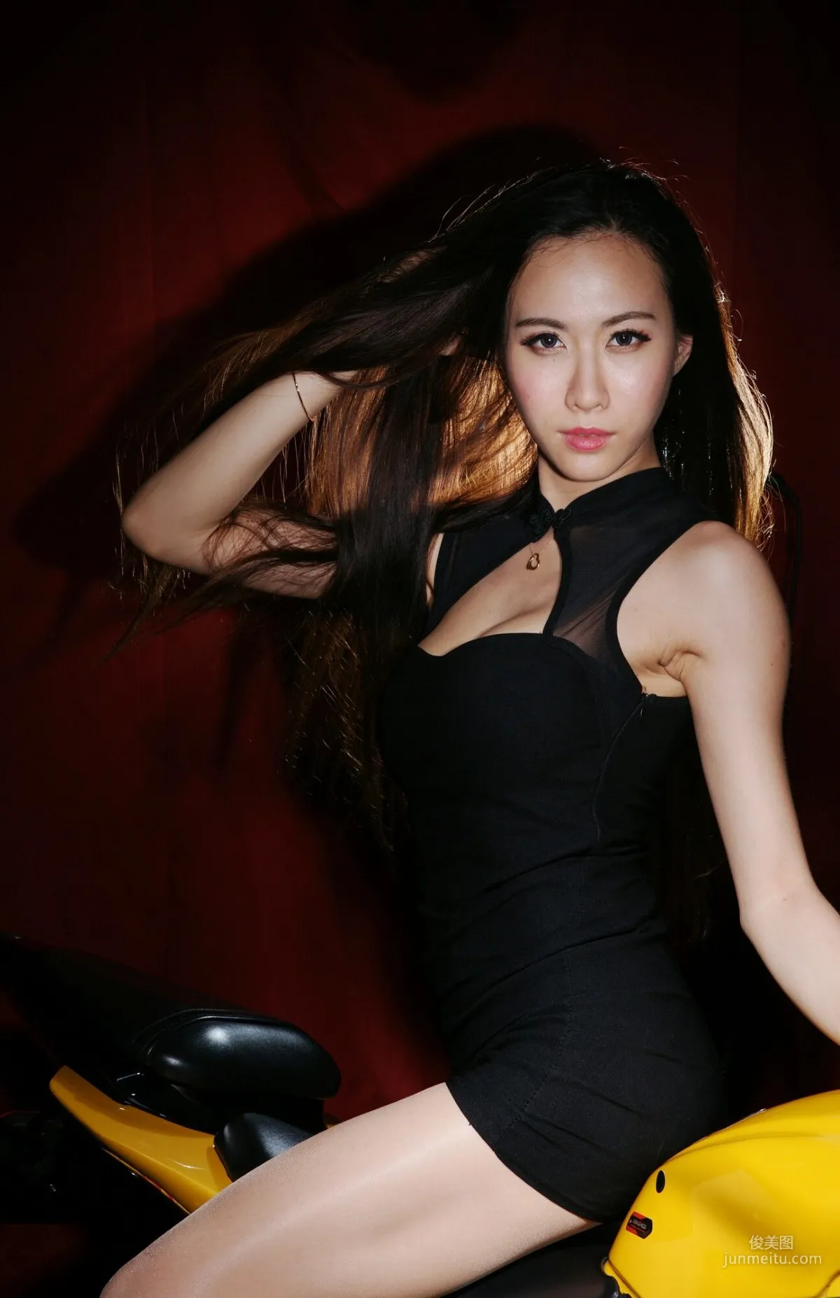 [Taiwan Internet Celebrity Beauty] Dora Yanxi Studio Shoot + Room Shoot (4 Outfits) Photo Set photo 2