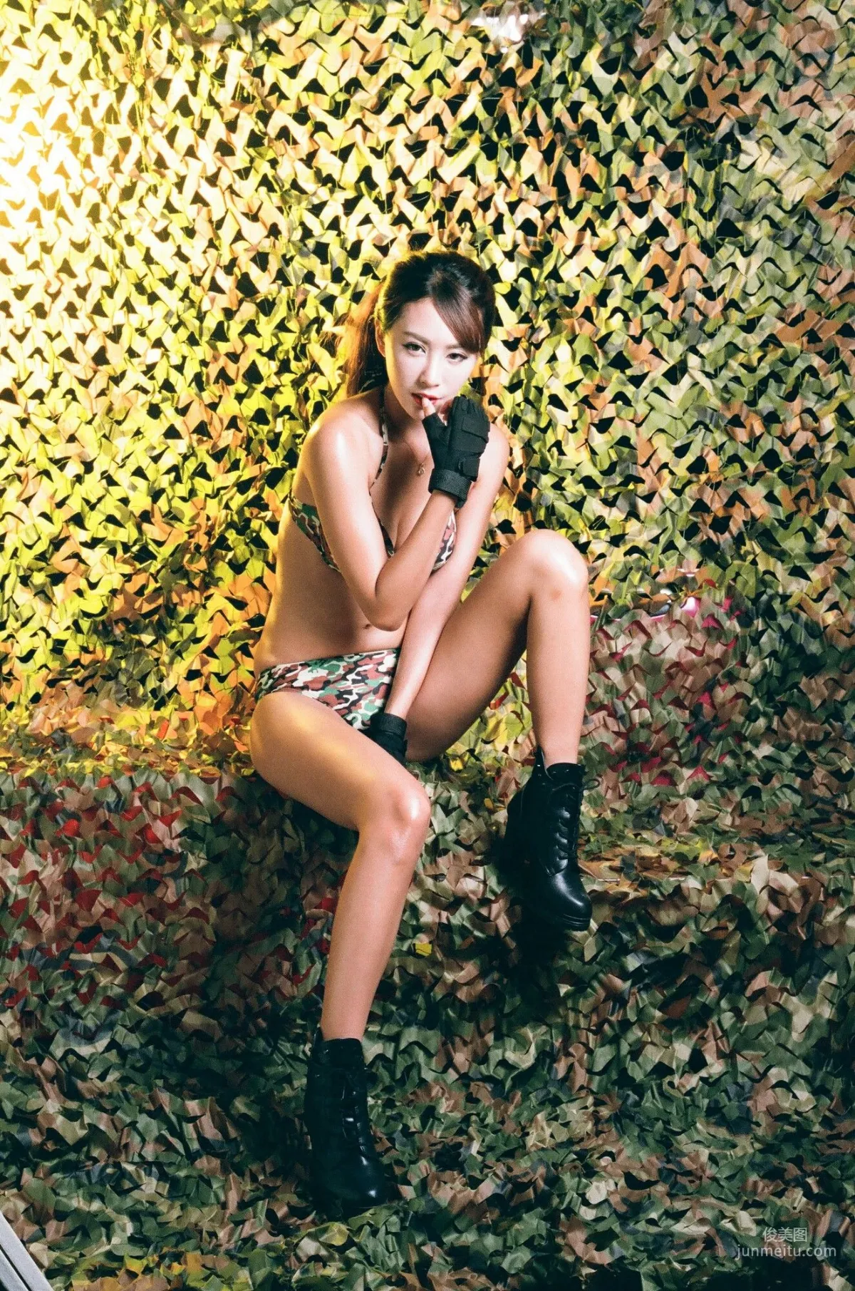 [Taiwan Beauties] Miso Xia Qing - Black Stockings Lingerie + Camo Female Soldier Photo Set photo 36