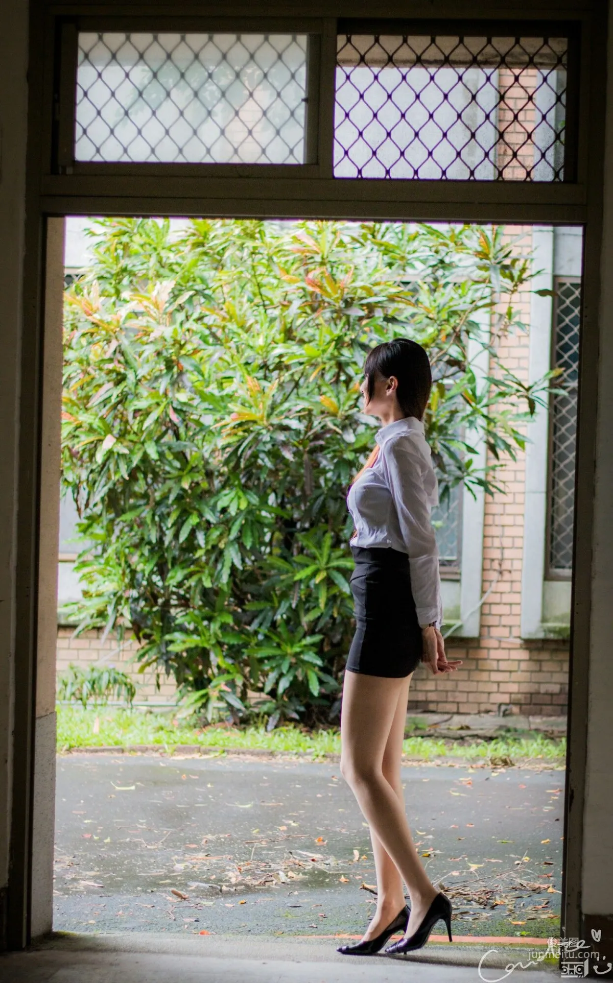 [台灣正妹] 蔡譯心 - OL街拍 寫真集 1