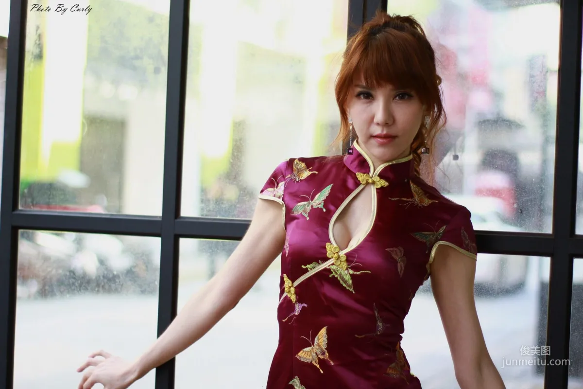 [Taiwan Internet Celebrity Beauty] Huang Shuhua Maggie 《Xinjuejiang Shopping District, Qipao Series》 Photo Set photo 10