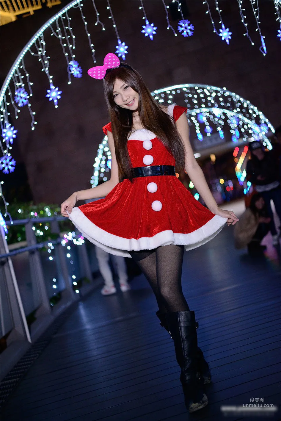 [Taiwan Beauties] Zhang Yazhu chu, Banqiao Station Christmas Outdoor Shoot Photo Set photo 2