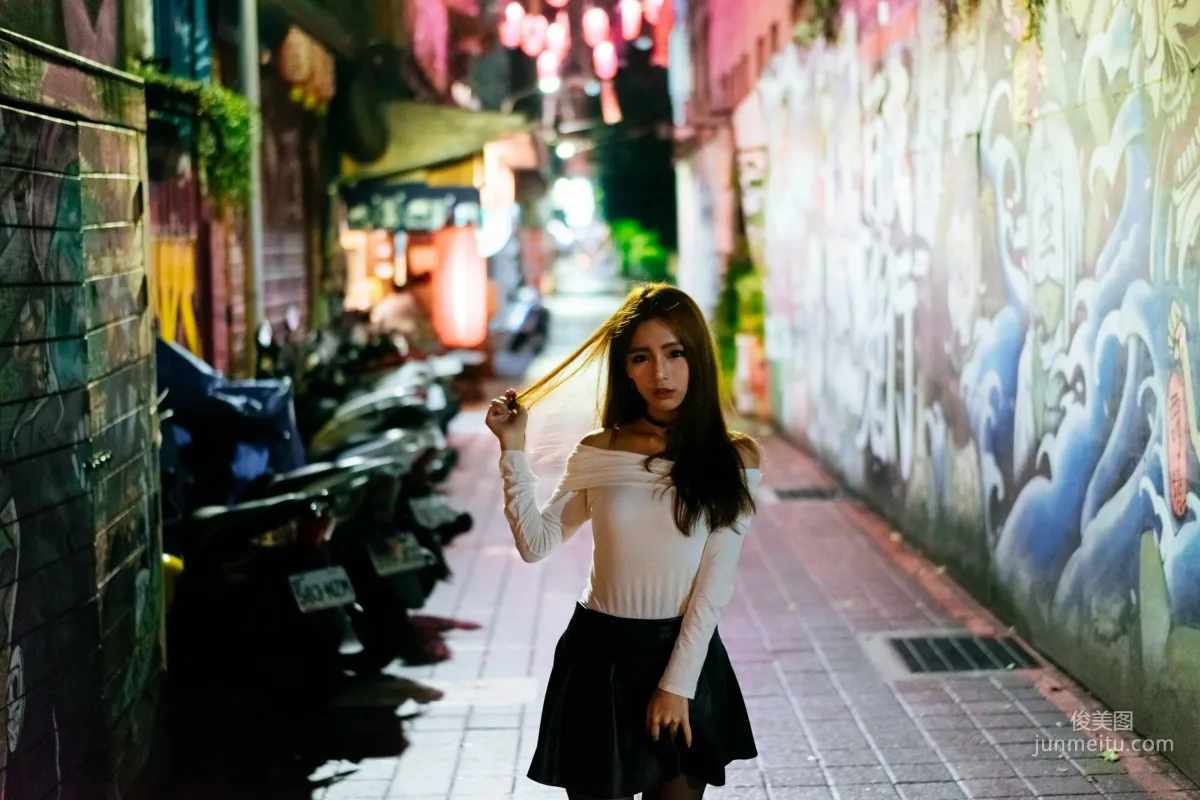 [Taiwan Beauties] Dora Zhou Yingxin Street Snap Long Boots Black Stockings Leather Skirt Photo Set photo 65