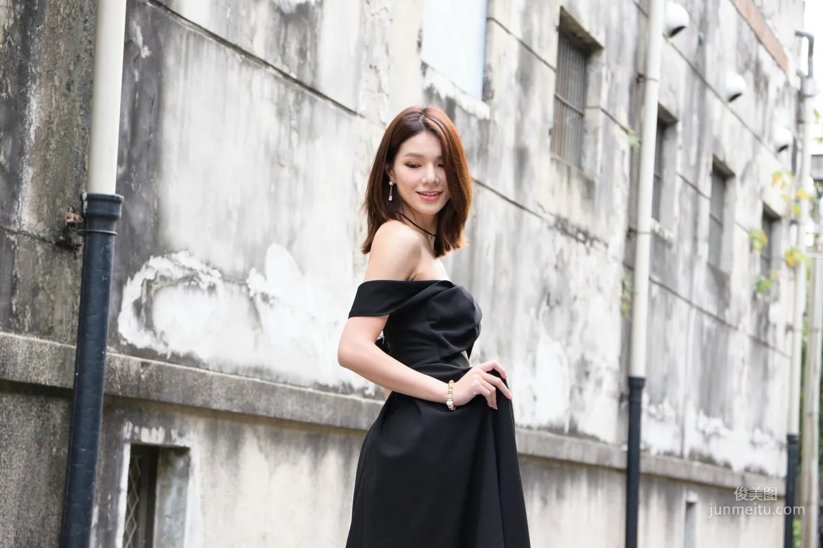 [Taiwan Beauties] Kate - Outdoor Shoot Elegant Long Skirt Photo Set photo 24