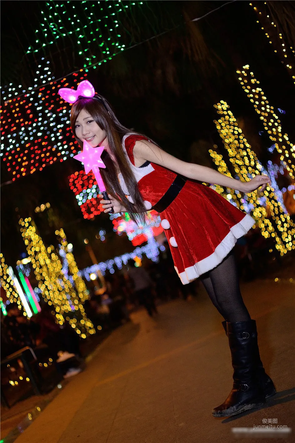 [Taiwan Beauties] Zhang Yazhu chu, Banqiao Station Christmas Outdoor Shoot Photo Set photo 7
