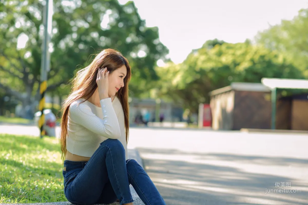 [Taiwan Young Model] Xia Qing Miso Park Denim Tight Pants and Beautiful Legs Photo Set photo 32