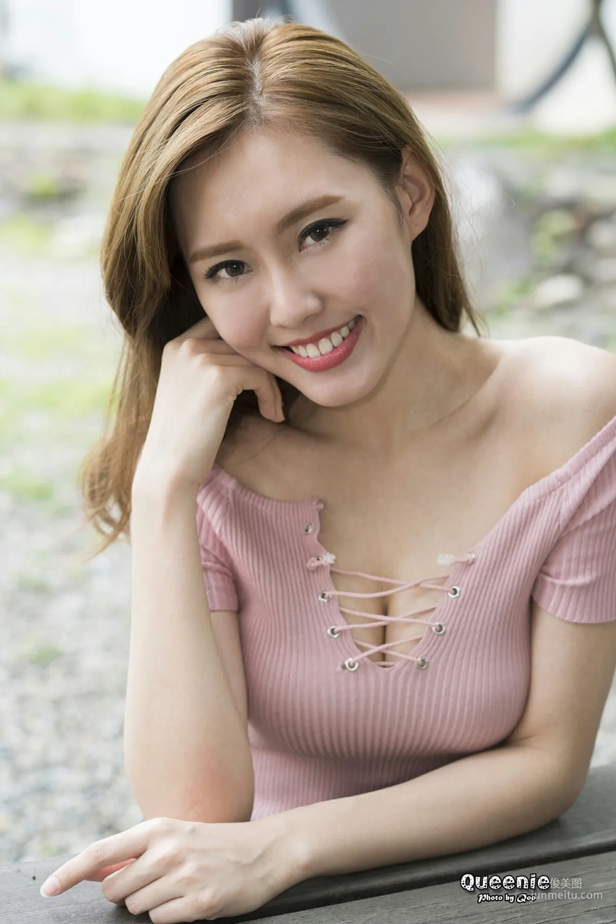 [台灣正妹] Queenie/Q尼 - 熱褲美腿街拍 寫真集 28