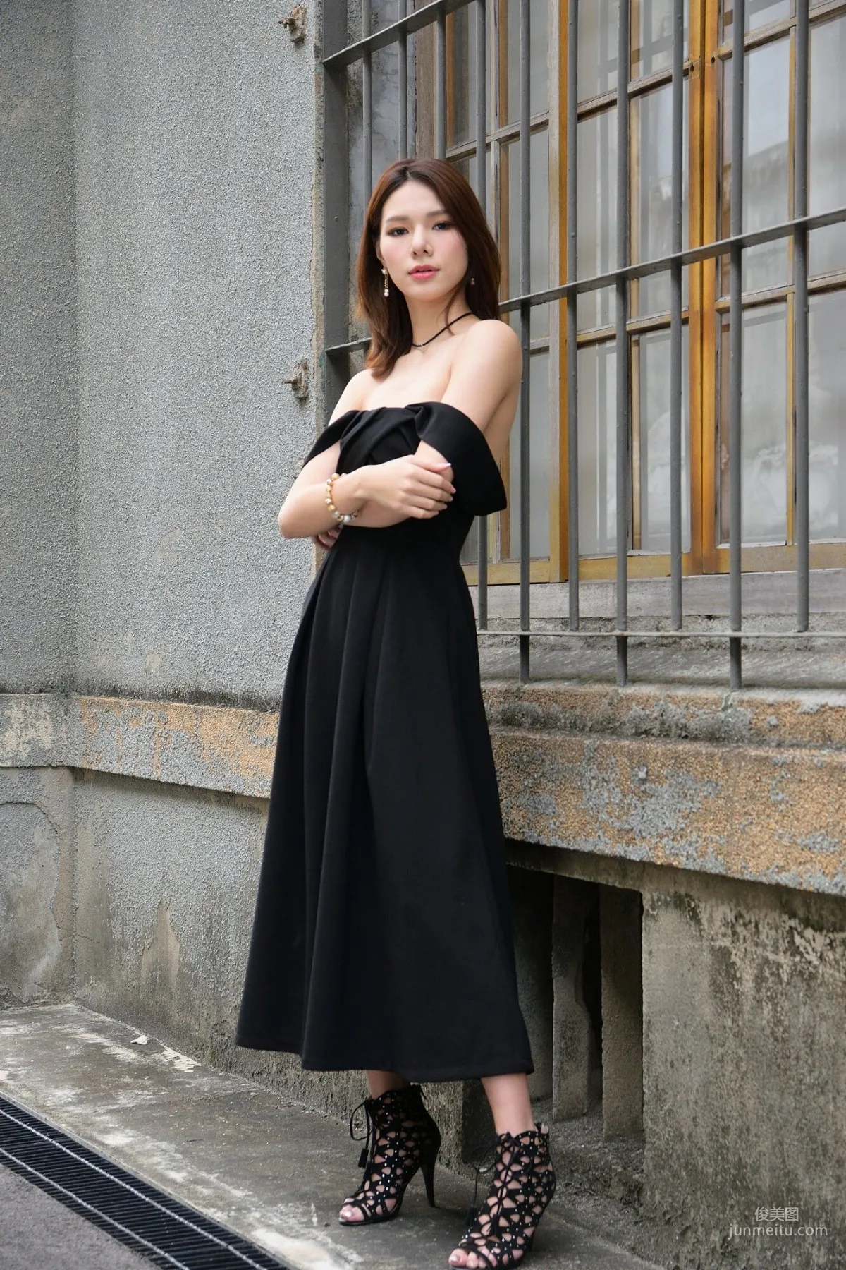 [Taiwan Beauties] Kate - Outdoor Shoot Elegant Long Skirt Photo Set photo 6