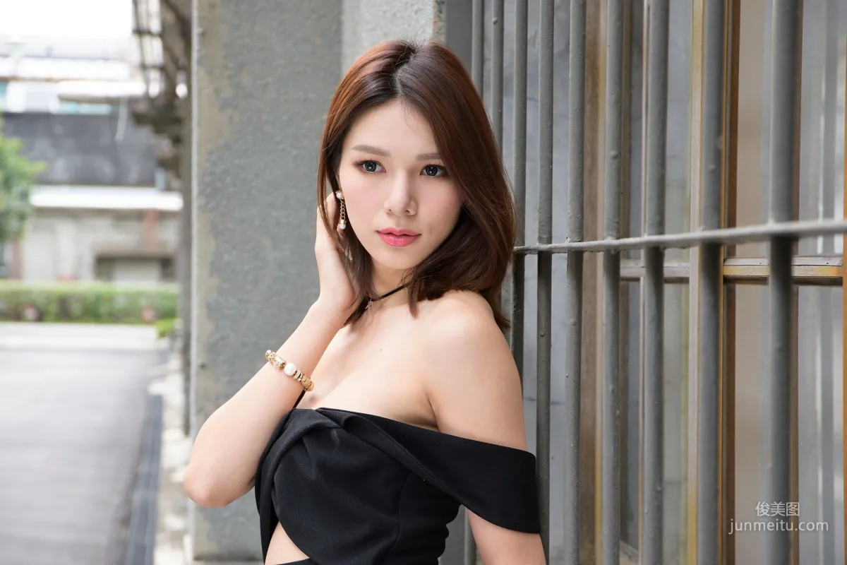 [Taiwan Beauties] Kate - Outdoor Shoot Elegant Long Skirt Photo Set photo 16