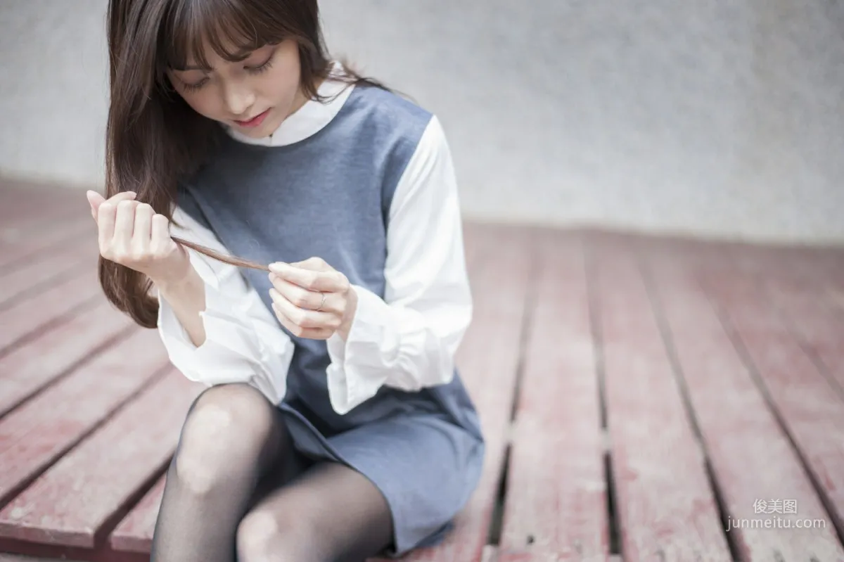 [Taiwan Beauties] Lijia Peng (Lady Yiyi), Black Stockings Under the Cherry Blossoms Photo Set photo 25