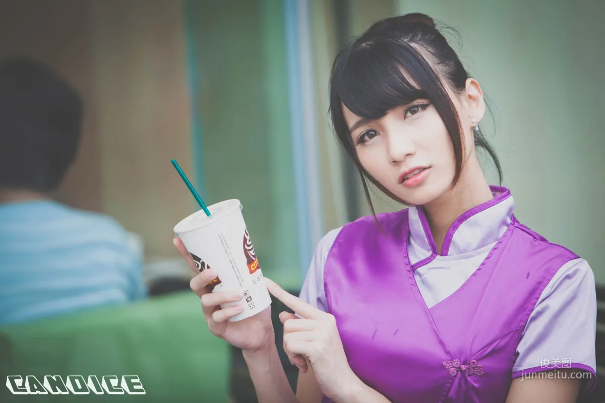 [台灣正妹] 蔡譯心Candice《空姐黑絲街拍》 寫真集 12