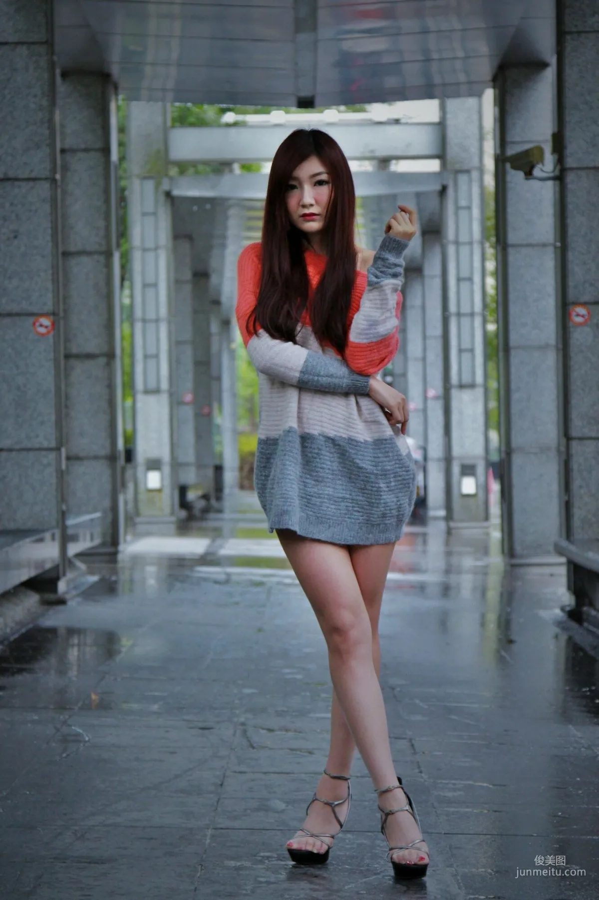 [台灣正妹] Michelle小羽《信義區外拍2套服裝》 寫真集 9