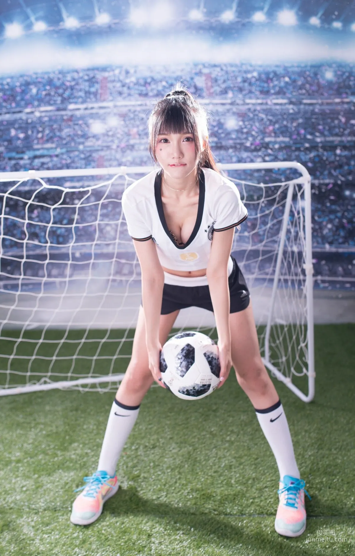 [Taiwan Beauties] Qiao Qiaoer Sylvia, Piano Studio Football Baby Photo Set photo 5