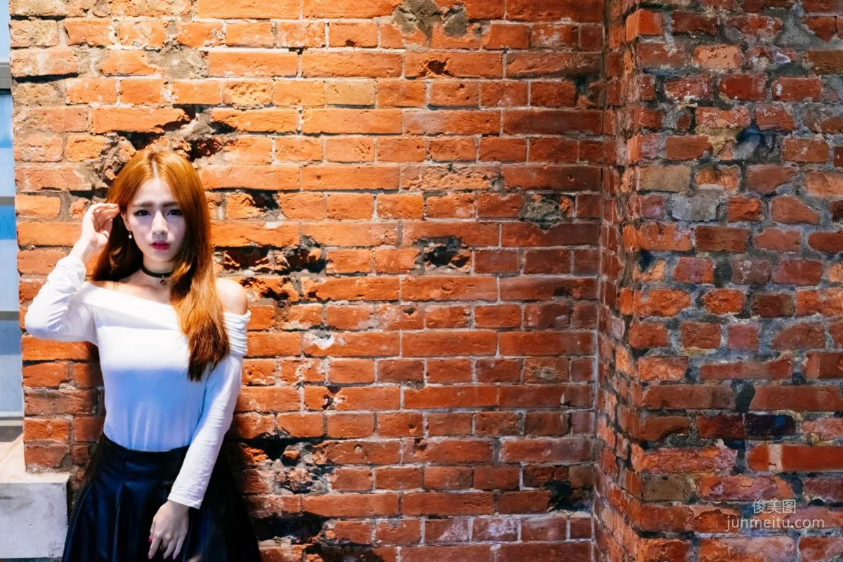 [Taiwan Beauties] Dora Zhou Yingxin Street Snap Long Boots Black Stockings Leather Skirt Photo Set photo 14