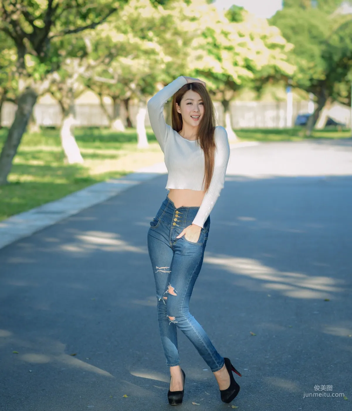 [Taiwan Young Model] Xia Qing Miso Park Denim Tight Pants and Beautiful Legs Photo Set photo 39