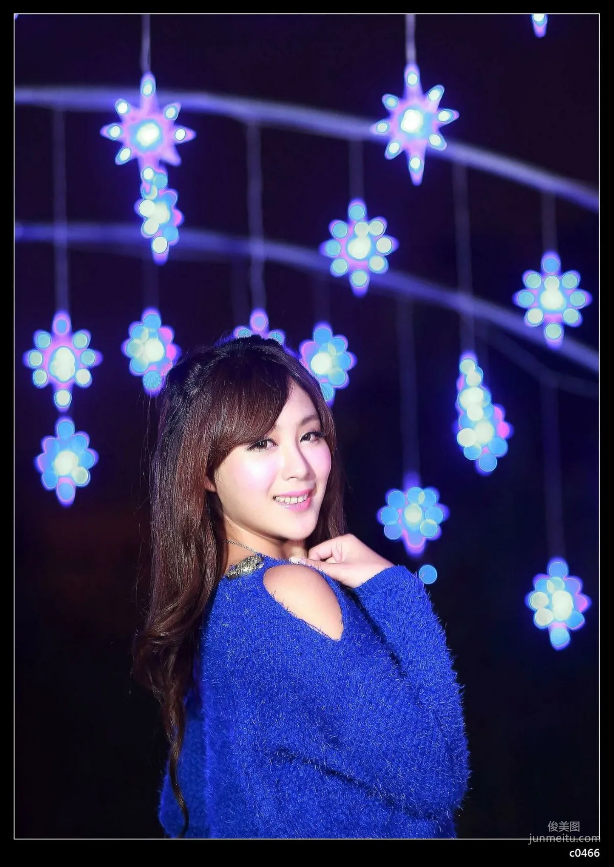 [台湾正妹] 夏晴Miso《圣诞夜黑丝街拍》 写真集58