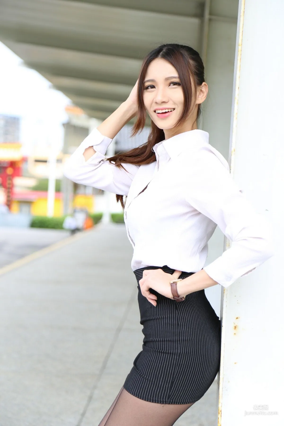 [台灣嫩模] 蔡譯心Candice - 街拍黑絲OL 寫真集 4