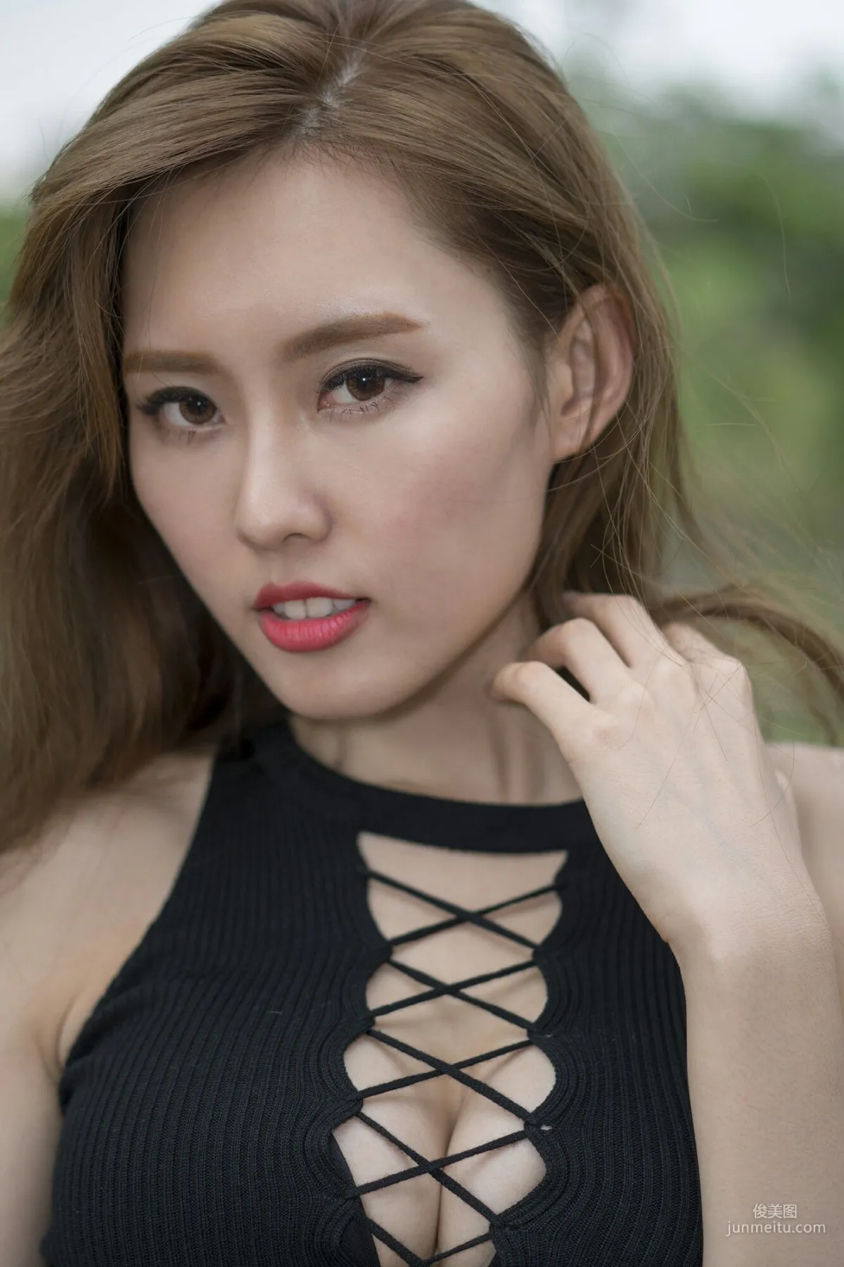 [Taiwan Beauties] Guo Minwen Queenie, Striped Short Skirt Street Snap Photo Set photo 47