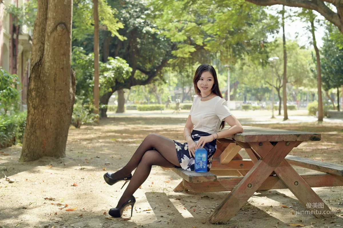 [台湾正妹] 小雯 - 成大外拍共两套服装 写真集1