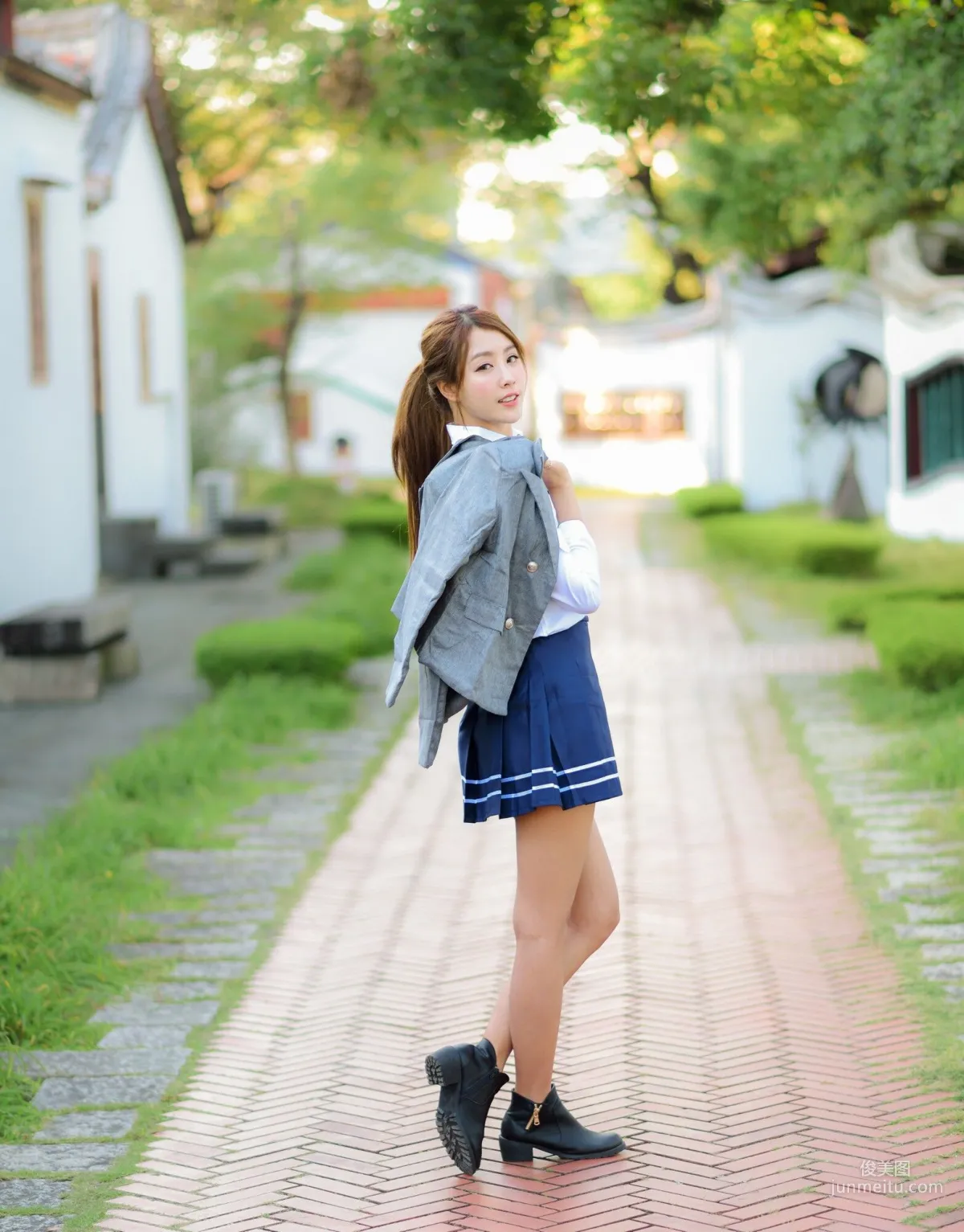 [Taiwan Beauties] Miso Xia Qing Classic Qipao + Fresh School Uniform Photo Set photo 36