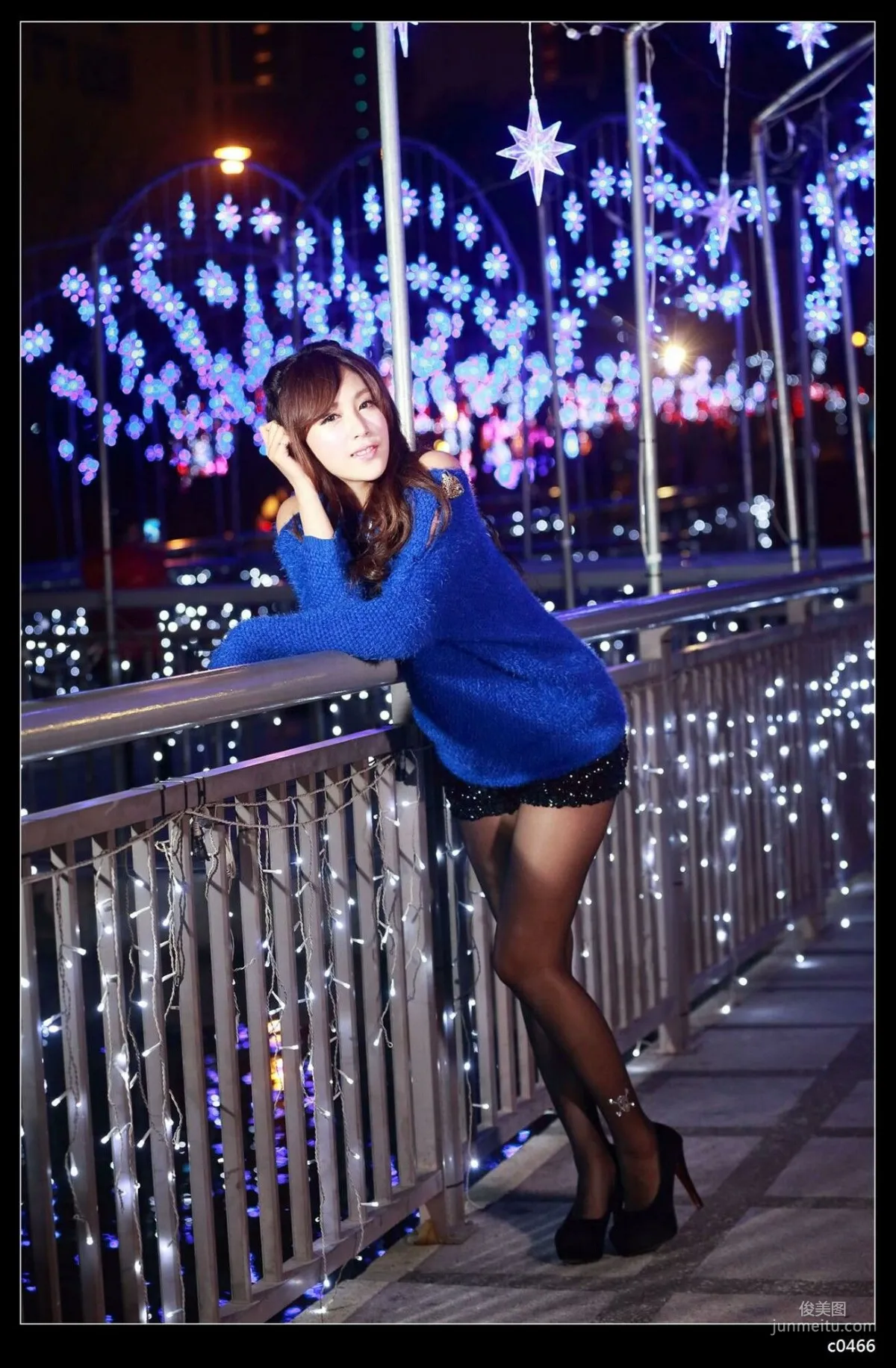 [台湾正妹] 夏晴Miso《圣诞夜黑丝街拍》 写真集63
