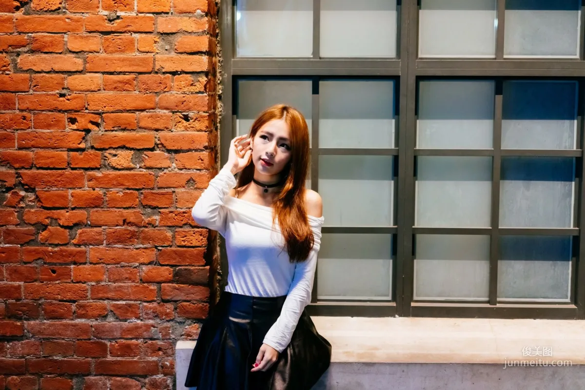 [Taiwan Beauties] Dora Zhou Yingxin Street Snap Long Boots Black Stockings Leather Skirt Photo Set photo 16