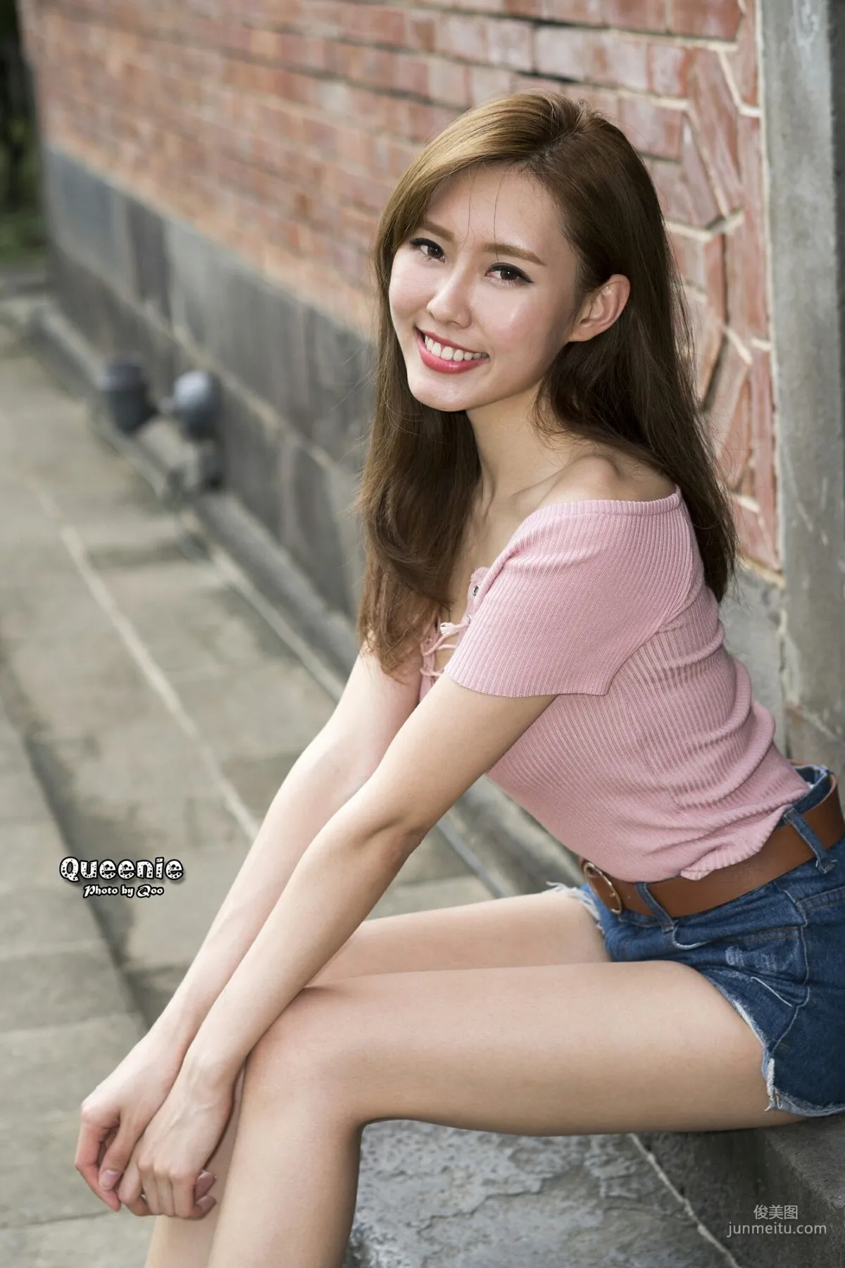 [台灣正妹] Queenie/Q尼 - 熱褲美腿街拍 寫真集 51