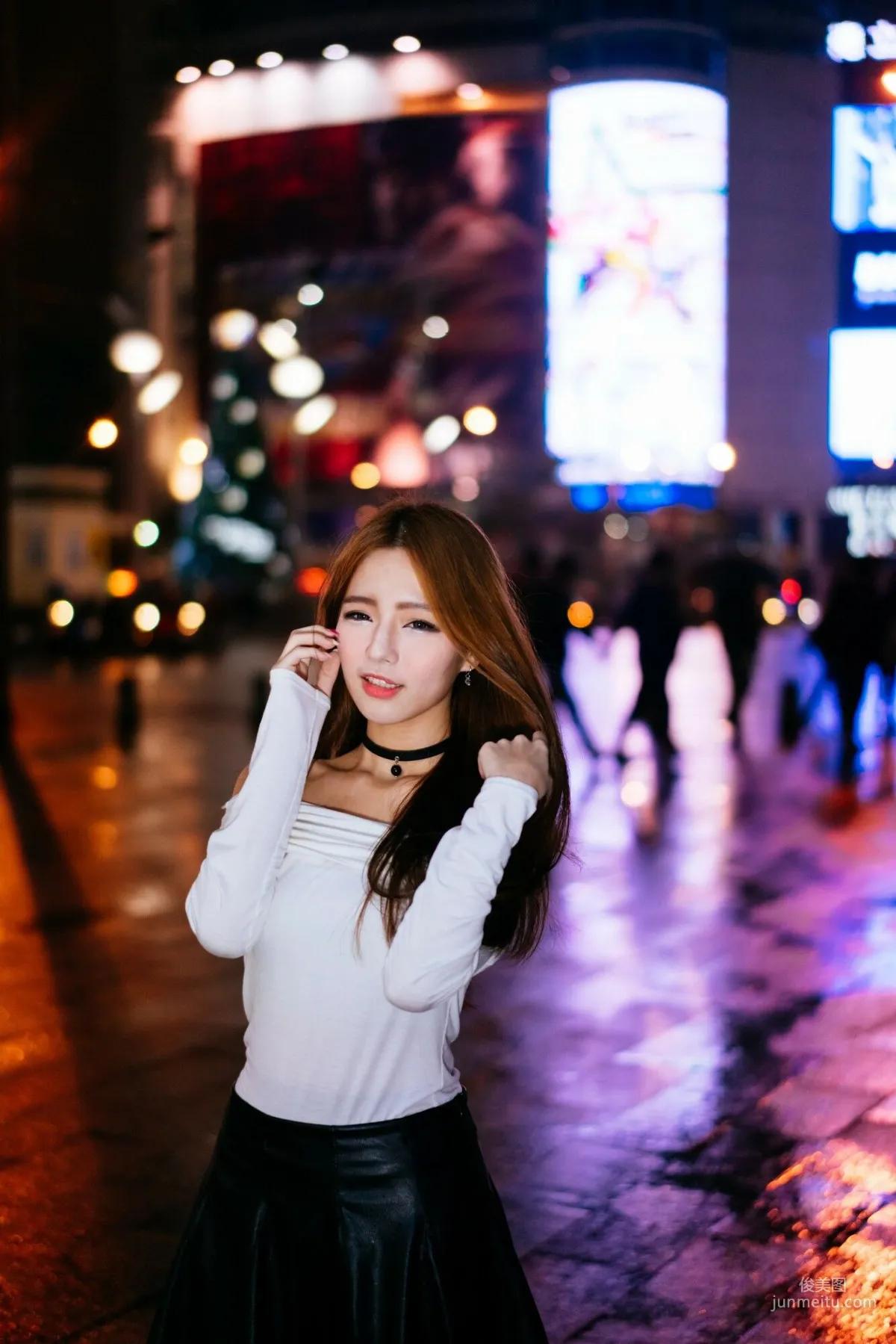 [Taiwan Beauties] Dora Zhou Yingxin Street Snap Long Boots Black Stockings Leather Skirt Photo Set photo 44