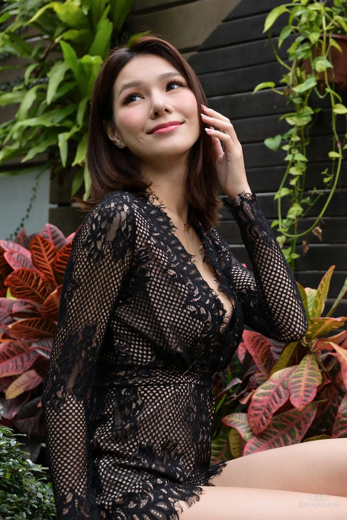 [Taiwan Beauties] Kate - Outdoor Shoot Black Lace Series Photo Set photo 47