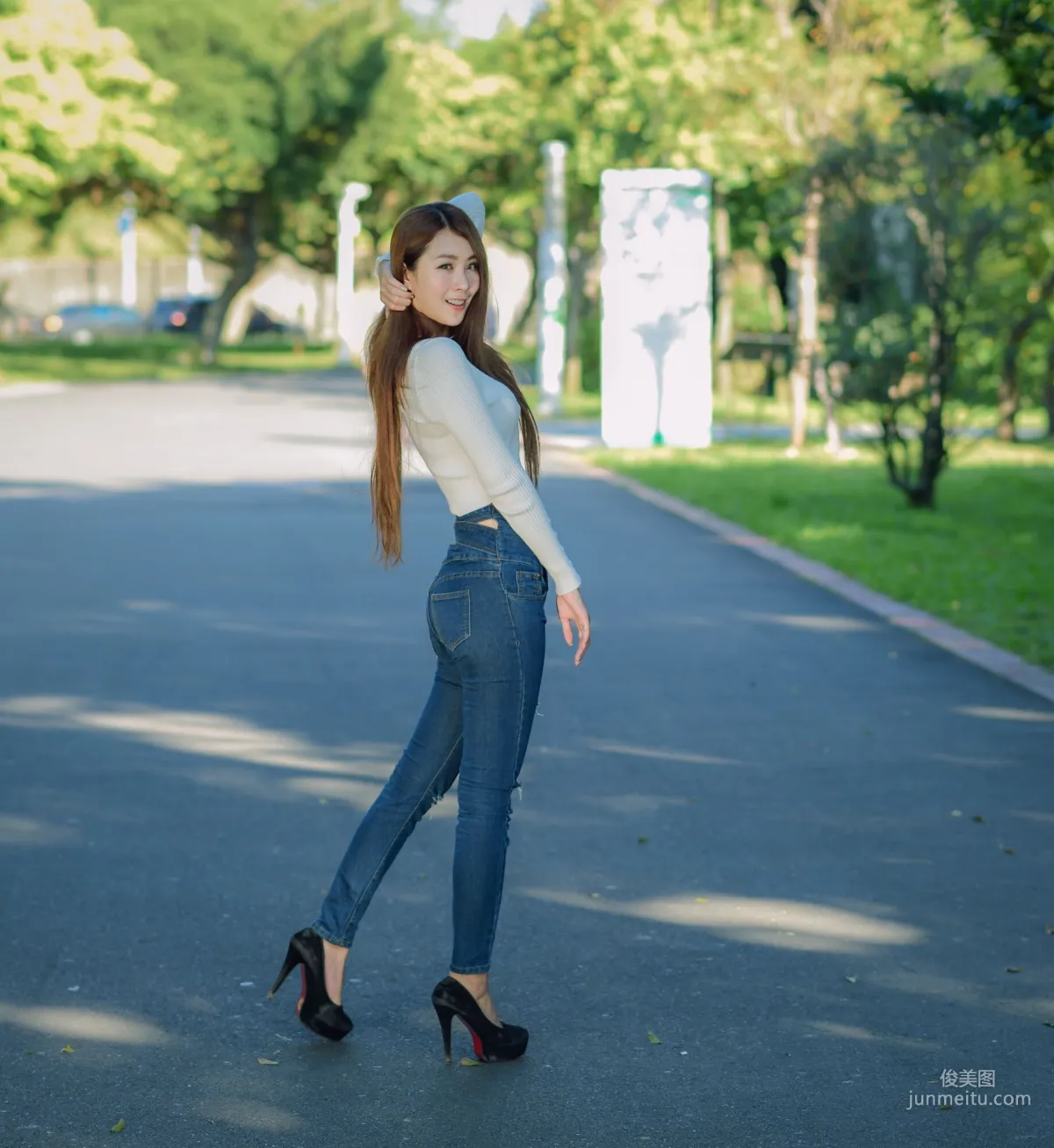 [Taiwan Young Model] Xia Qing Miso Park Denim Tight Pants and Beautiful Legs Photo Set photo 30