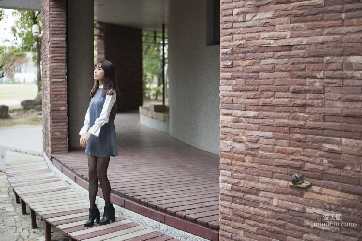 [Taiwan Beauties] Lijia Peng (Lady Yiyi), Black Stockings Under the Cherry Blossoms Photo Set photo 29