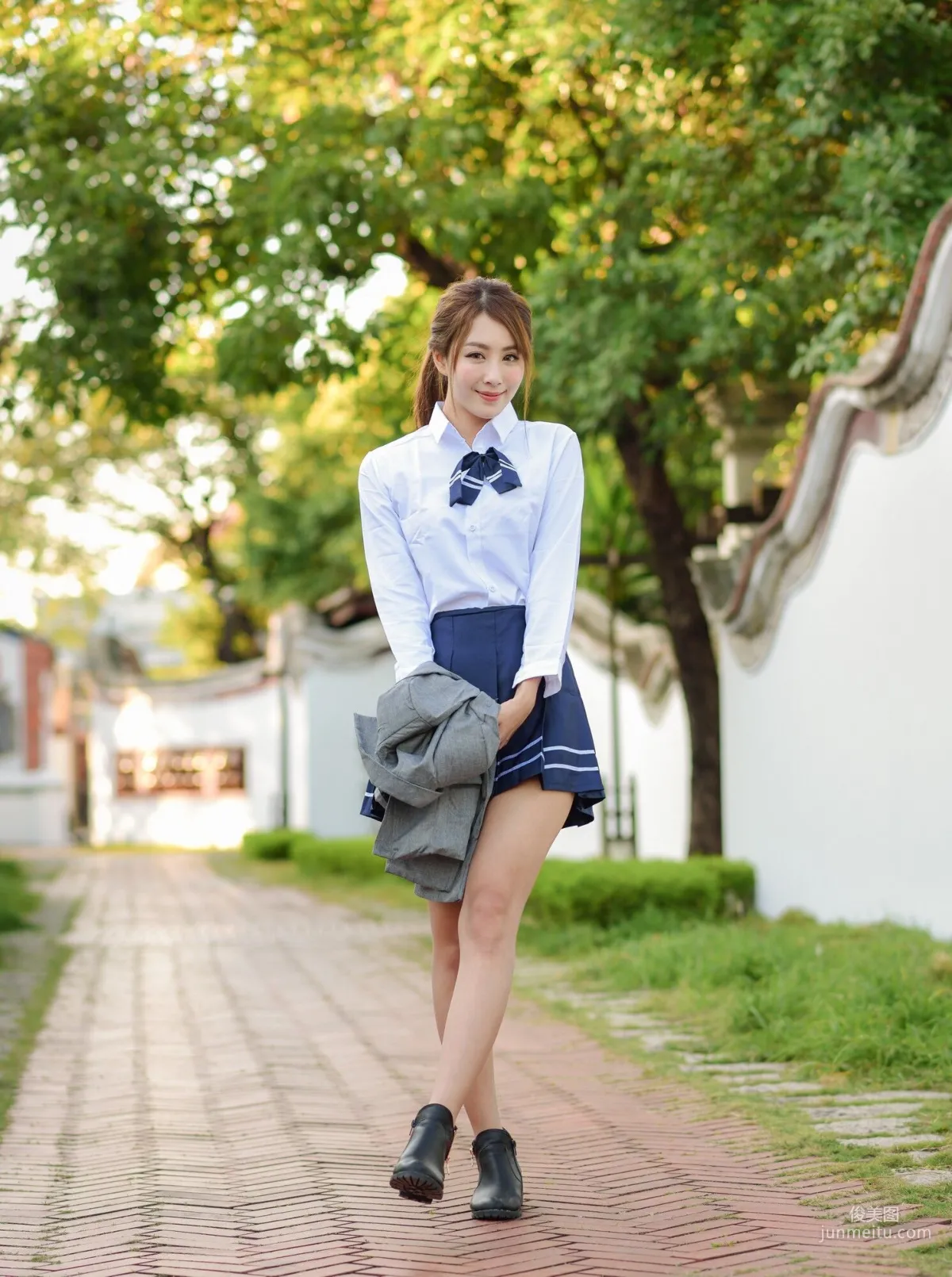 [Taiwan Beauties] Miso Xia Qing Classic Qipao + Fresh School Uniform Photo Set photo 21